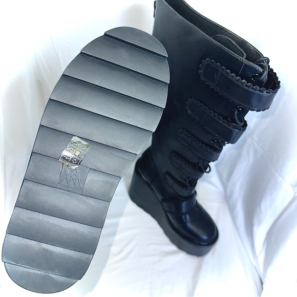 Dune Elissa Bat (size 11) Platform Blackout Monster High YRU Strange Cult boots - Picture 3 of 10